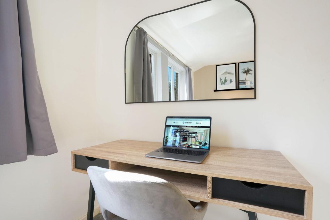 Central Mk House With Free Parking, Fast Wifi, And Smart Tv With Xbox, Sky Tv Packages And Netflix By Yoko Property Milton Keynes Exteriér fotografie